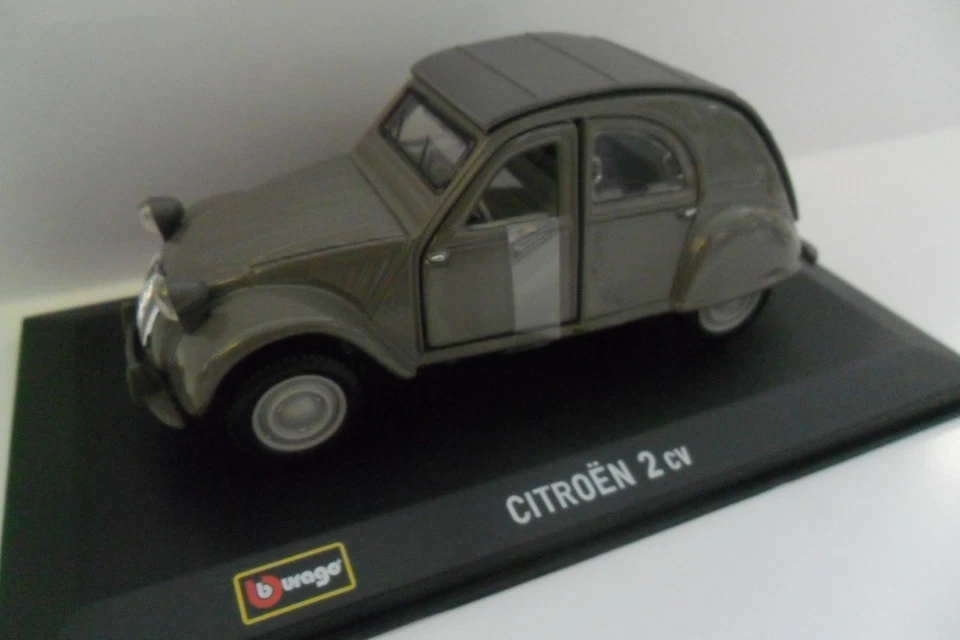 BURAGO 1:32 DIE-CAST AUTO CITROEN 2CV GRIGIO ART 18-43200 - Immagine 1 di 1