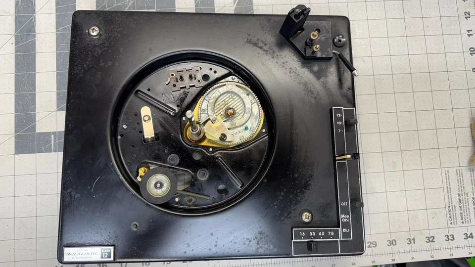 Realistic LAB 12 Turntable Mechanical BODY ONLY ON OFF SWITCH STUCK FOR PARTS 🔥 - Image 1 of 4