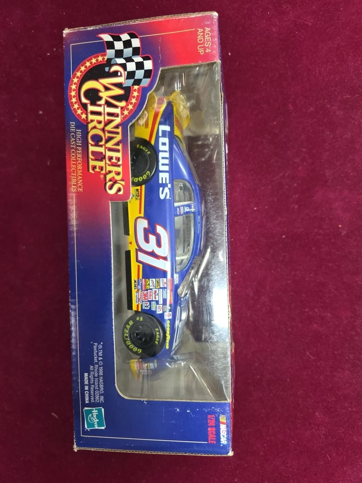 Литой под давлением гоночный автомобиль NASCAR Майка Скиннера круг победителей 1:24 Lowe's 1997 - Изображение 1 из 4