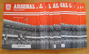 Arsenal Home Programmi 1975/76 - Seleziona dal menù a tendina - Foto 1 di 1