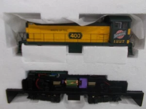 PROTO 2000 ~ CHICAGO NORTHWESTERN S1 LOCOMOTIVE # 1227 W/ DCC PLUG~HO SCALE - Picture 1 of 7