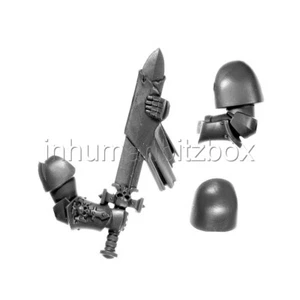 SPBL17 PAIRE BRAS EPEE BLADEGUARD PRIMARIS WARHAMMER 40000 BITZ 68-69-70 - Picture 1 of 1