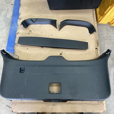 Juego de cubiertas de moldura de puerta levadiza para maletero Subaru Forester 2014 2015 2017 2018 OEM Foto 1 de 4