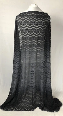 Tela para vestir Ombre negra/gris Chevron brillante de encaje - 2 metros Foto 1 de 3