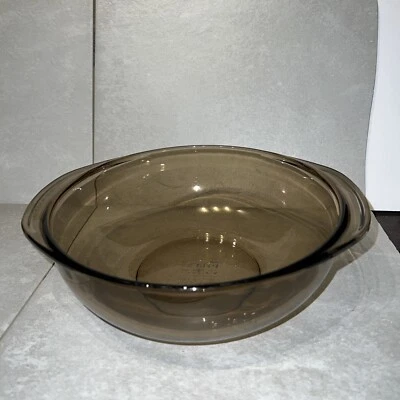 Vintage Pyrex Amber Serving Bowl 024 Handles 8.5in Diameter 2 Liter Kitchen - Image 1 of 4