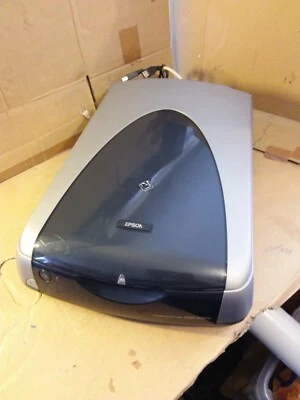 Epson Perfection 3200 Photo Scanner, NO FILM ADAPTORS, POWER ISSUES, PARTS - Image 1 of 4