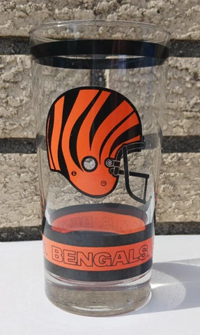 Very Rare Vintage Cincinnati Bengals Glass Beer NFL Glass 1980-90's Great Shape! Cover