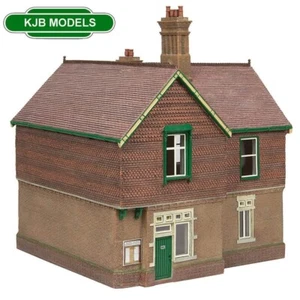 OO Gauge Bachmann Scenecraft 44-088G Bluebell Booking Office Green and Cream - Picture 1 of 2