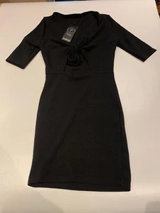 Boohoo Damenkleid 6 Petite schwarz kurzärmelig klein schwarz Weihnachten - Bild 1 von 4