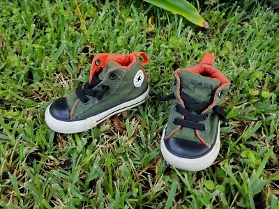 Converse Niños Pequeños Talla 5 Sin Cordones Chuck Taylor’s Verde Ejército Naranja Encaje Elástico Foto 1 de 4