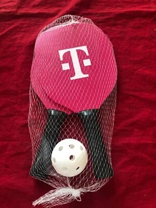 Pickleball Set NEW 2 paddles + ball  T-Mobile - Imagen 1 de 2