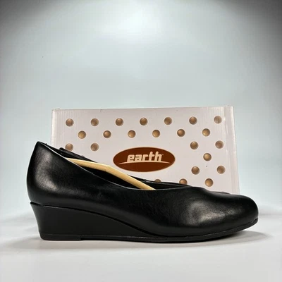 Sandalia plana sin cordones Earth Woodbury ancha de cuero de becerro negra para mujer talla 10D Foto 1 de 4