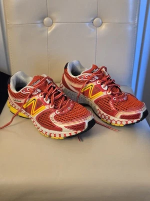 Zapato para correr Disney para mujer - 2013 New Balance RunDisney - Minnie Mouse talla 9,5 Foto 1 de 4