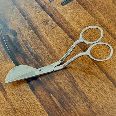 SALE!! PERFECT 6" Duckbill Scissors Curved  Appliqué Embroidery Shears Exc Cond - Image 1 of 4