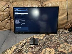 Vizio 32” E320-A0 Tv Great Condition - Picture 1 of 7