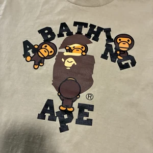 Camiseta A Bathing Ape BAPE “College Milo” Talla Mediana Beige - Imagen 1 de 9