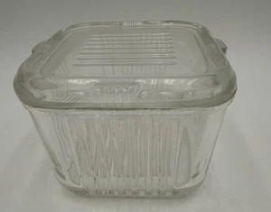 Plato de diseño acanalado vintage de vidrio transparente para refrigerador con tapa sin astillas/grietas - Imagen 1 de 8