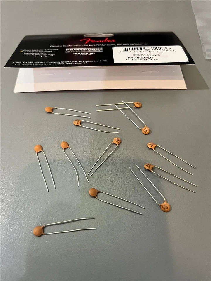 NUEVO - Condensadores genuinos Fender .05uF 100V 20% (12), 001-5552-049 Foto 1 de 1