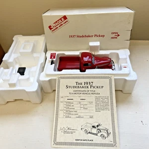 Pickup Studebaker 1937 scala 1:24 modellino pressofuso Danbury rosso come nuovo con titolo - Foto 1 di 12