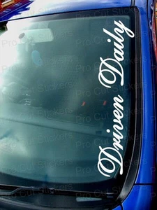 Divertida calcomanía adhesiva para parachoques ventana parabrisas furgoneta coche pequeño - grande conducido diariamente - Imagen 1 de 2