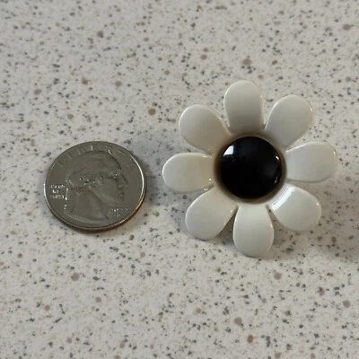 Vintage Black & White Daisy Flower  1.5" Large Plastic Novelty Button - Image 1 of 3