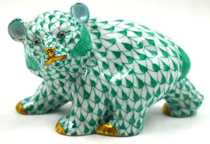 BEAUTIFUL HEREND PORCELAIN GREEN FISH SCALE FISHNET WALKING BEAR CUB 15362 - Picture 1 of 5