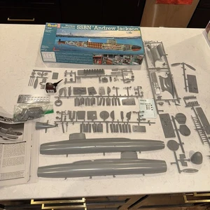 Revell 1/200 SSBN Andrew Jackson Nuclear Submarine Cutaway Model Kit 05010 - Picture 1 of 5