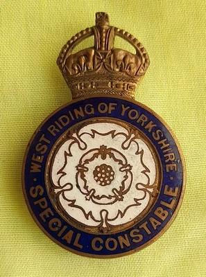 ENAMEL ON BRASS KC SPECIAL CONSTABLE WEST RIDING YORKSHIRE LAPEL BADGE - D33 - Image 1 of 3