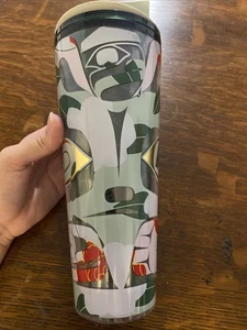 Vaso Starbucks x Alison Bremner Alaska Artist tallado en madera 2024 24 oz - Imagen 1 de 6