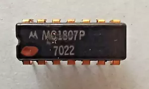 Vintage 1970 Motorola Quad 2-Input AND Gates MC1807P-Gold Plated Leads - Imagen 1 de 2