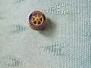VINTAGE UK ROTARY INTERNATIONAL - ENAMEL LAPEL BADGE - SCREW TYPE BACK FIXING - Picture 1 of 2