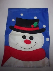 Winter Christmas Snowman Small Garden Flag NEW - Picture 1 of 3