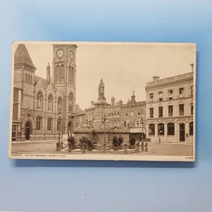 Newbury Postcard C1920 Berkshire Market Place Victoria Memorial - Picture 1 of 2