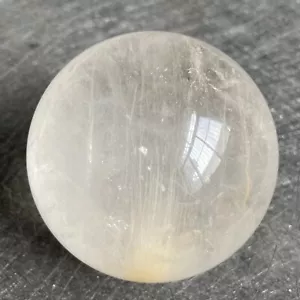 Bola de cristal pulido esfera rutilada cuarzo piedra natural 665 g curación W15 - Imagen 1 de 3