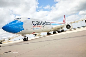 Revell Boeing 747-8F CARGOLUX LX-VCF "Facemask" Maßstab: 1:144 03836 - Bild 1 von 2