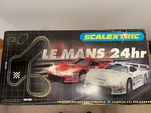 Scalextric-Set Le Mans 24 H 2X C1023 Porsche 911 GTI Red Whitney - Bild 1 von 9