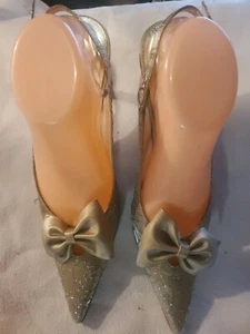 STUART WEITZMAN GOLD GLITTER LOW HDEEL SIDE BUCKLE BACK OUT SIZE 40/10 TOP BOW - Picture 1 of 6