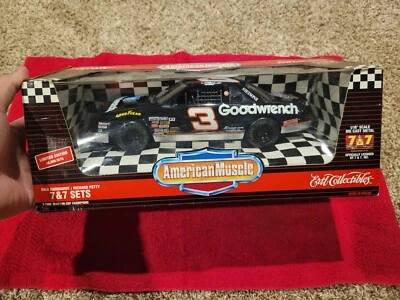 American Muscle Dale Earnhardt/Richard Petty 7 y 7 juegos de coche fundido a presión escala 1/18" Foto 1 de 4