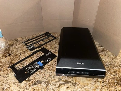EPSON Perfection V600 J252A Photo & Document Scanner - Unit Only - Image 1 of 3