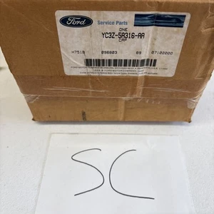 00-05 Genuine Ford Excursion Front Left Driver Leaf Spring Cap OEM YC3Z-5A316-AA - Picture 1 of 1