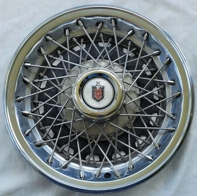 Cubierta de rueda tapacubos de radios de cable Chevrolet Monte Carlo años 70-80 OEM Foto 1 de 4