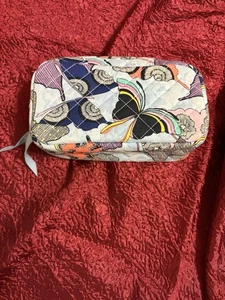 Estuche de aceite esencial Vera Bradley con cremallera alrededor en Butterfly By - Imagen 1 de 7