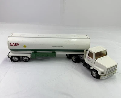 Винтажный полугрузовик-танкер ERTL NASA с жидким кислородом John F. Kennedy Space Center - Изображение 1 из 4