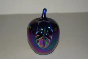 Vintage 2000 GIBSON Amethyst Carnival Glass Glassware Apple Motif Paperweight - Picture 1 of 24