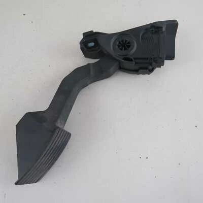 Pedale acceleratore 1600A093 Mitsubishi Space Star II 2013- usato (56290) Foto 1 de 3