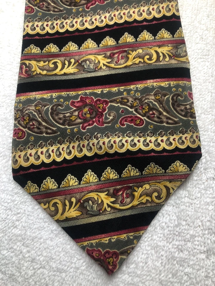 MUSEO METROPOLITANO CORBATA HOMBRE GRIS AMARILLO ROJO NEGRO 4 X 59 Foto 1 de 4