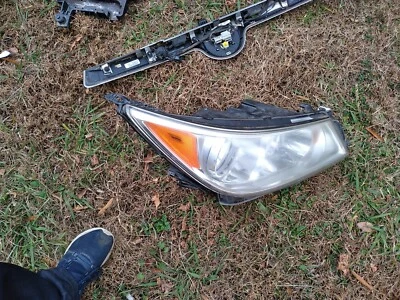 Genuine OEM 2010-2013 Buick Allure Lacrosse Right Halogen Headlamp Headlight - Image 1 of 3