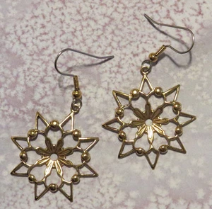 Snowflakes 24 karat Gold Plate Large Dimensional Winter - Picture 1 of 4