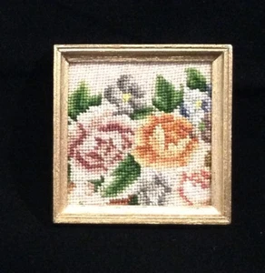 Obra de arte en miniatura para casa de muñecas hecha con pequeño punto - punta de aguja. - Imagen 1 de 2