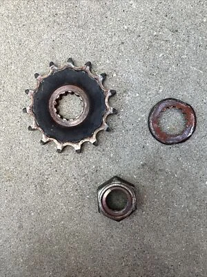 Front sprocket nut washer SV650 suzuki 05 03 04 06 07 08 sv 650 s - Image 1 of 4